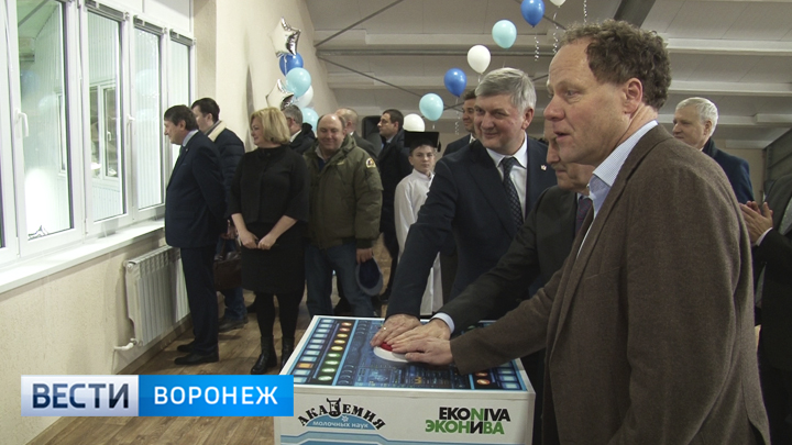 Алексей Гордеев: «Нужно привлечь больше молодежи в сельские территории» Алексей Гордеев: «Нужно привлечь больше молодежи в сельские территории»